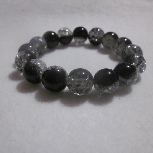 Two Tone Black & Clear Crackle Stretch Bracelet - Picture 6 of 6